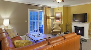 Living area - Great two bedroom villa by Loon Ski resort (Lincoln)