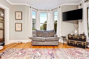 TV, Netflix, streaming services, offices