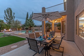 Outdoor dining
