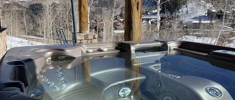 Tina de hidromasaje al aire libre