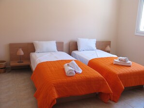 3 soveværelser, pengeskab på værelset, strygejern/strygebræt