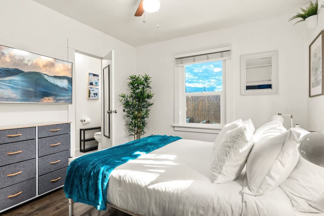 2 bedrooms, desk, iron/ironing board, free WiFi