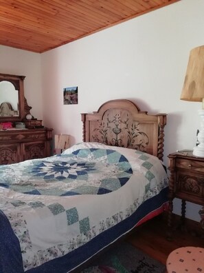 3 bedrooms, iron/ironing board, free WiFi