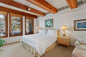 3 室のベッドルーム、アイロン / アイロン台、WiFi、ベッドシーツ