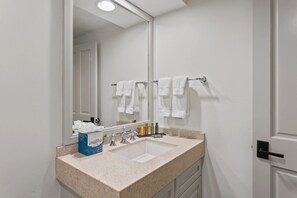 Douche, serviettes fournies
