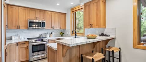 Fridge, microwave, oven, dishwasher