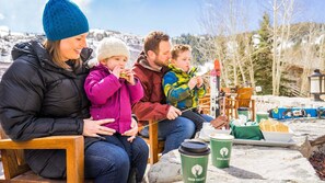 Outdoor dining - Pine Inn at Trail's End Lodge - Two Bedroom Residence with Spa #7 by Deer Valley Resort (Park City)