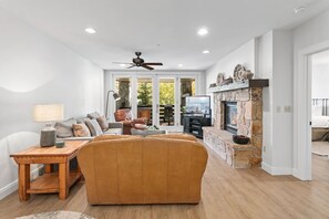 TV, fireplace