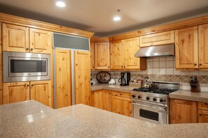 Fridge, microwave, oven, dishwasher - Trail's End Lodge at Deer Valley Resort - Four Bedroom Residence with Space #504 (Park City)