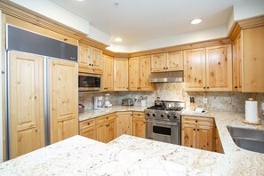 Fridge, microwave, oven, dishwasher - Trail's End Lodge at Deer Valley Resort - One Bedroom Residence with Spa #305 (Park City)