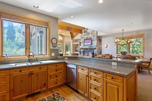 Interior - Trail's End Lodge at Deer Valley Resort - Four Bedroom Residence with Spa #18 (Park City)