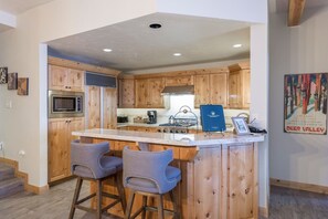 Fridge, microwave, oven, coffee/tea maker