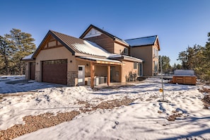 Exterior - Zion Border 3,475 sq ft Retreat – 5BR En-Suite Baths, Trails & Canyon Views (Orderville)