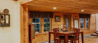 3BR Cozy Country Cabin w/ Hot Tub near Penns Creek