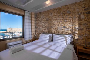 3 bedrooms, in-room safe, desk, iron/ironing board