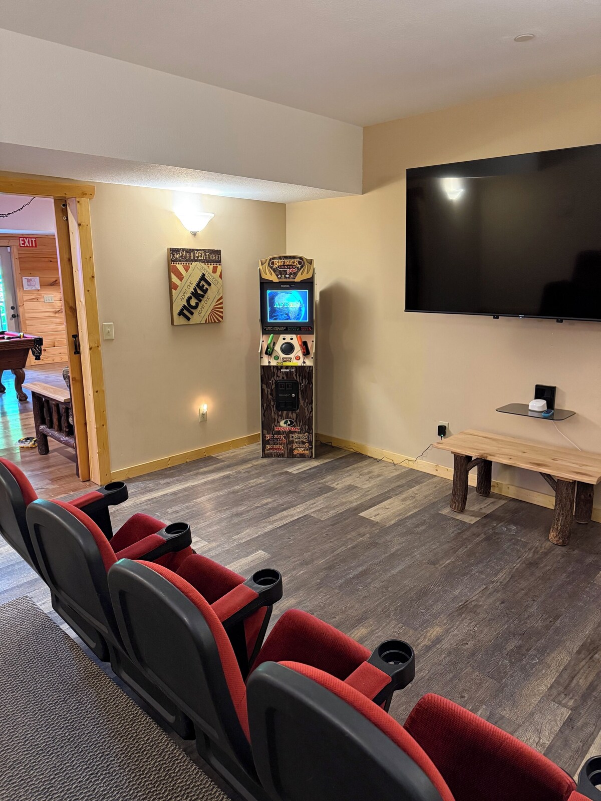 Photo 82 of Great location! King Suites Arcades Theater Hot tub