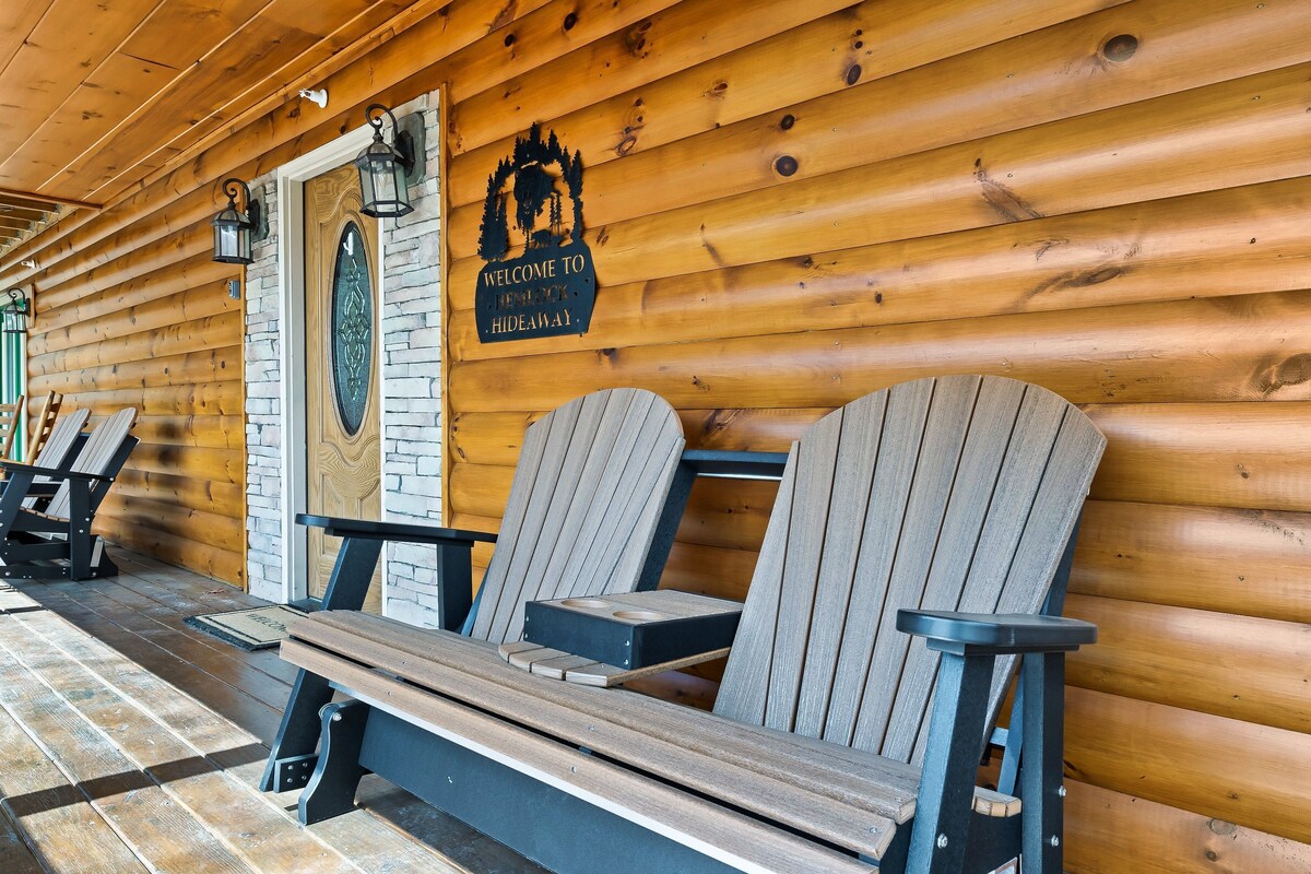 Photo 81 of Great location! King Suites Arcades Theater Hot tub