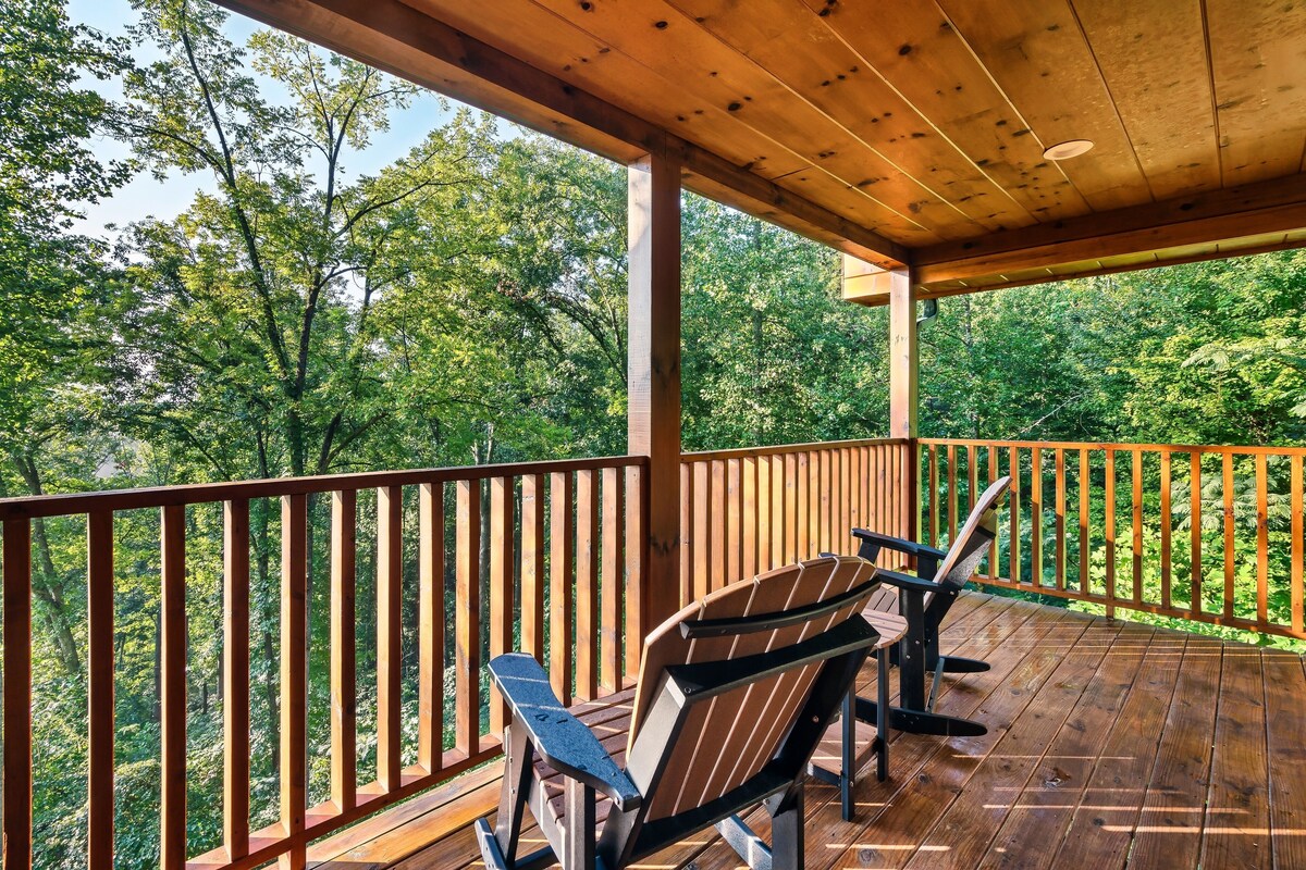Photo 67 of Great location! King Suites Arcades Theater Hot tub