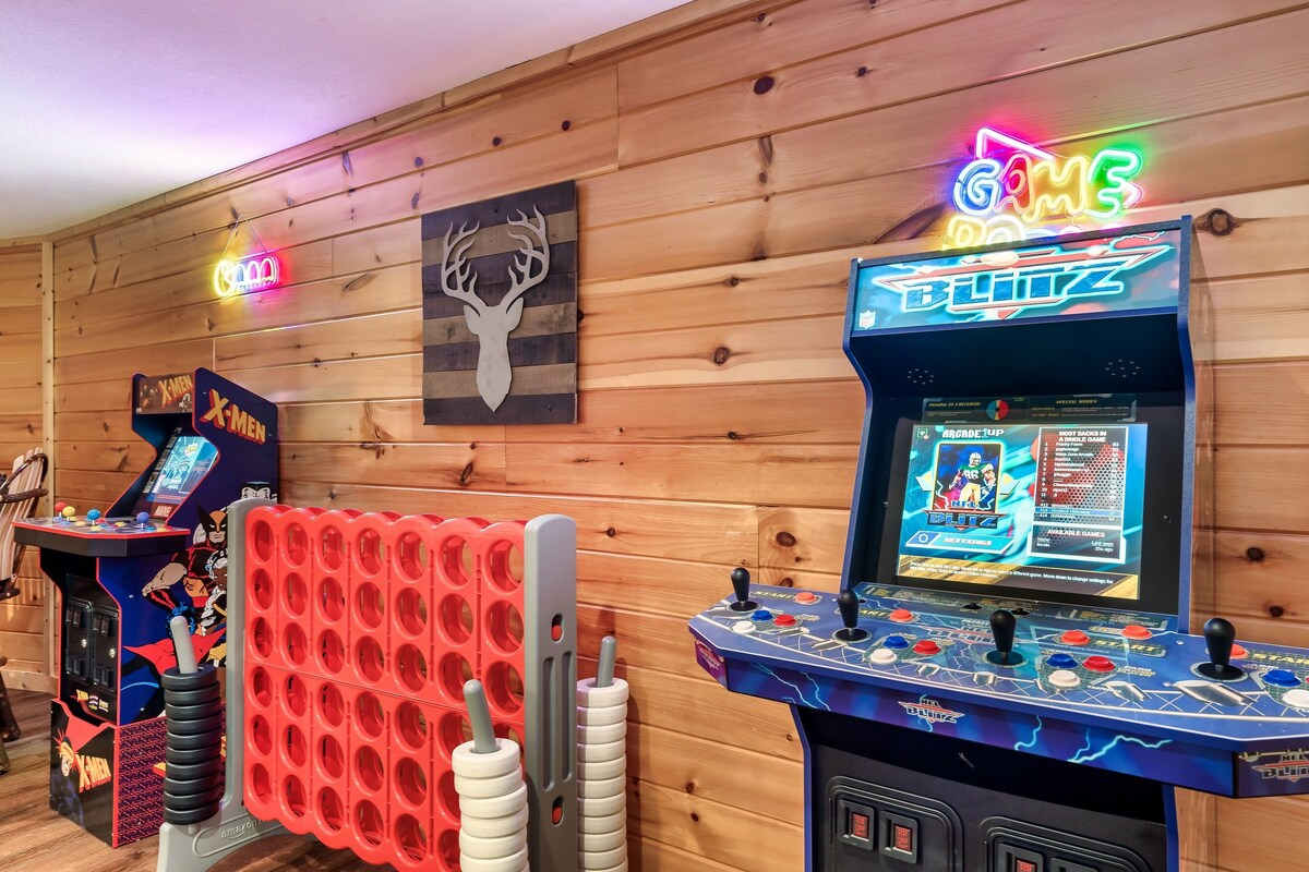 Photo 79 of Great location! King Suites Arcades Theater Hot tub