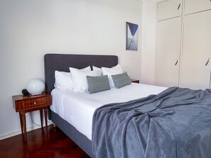 1 chambre, fer et planche à repasser, Wi-Fi gratuit, draps fournis