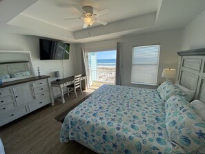 5 Schlafzimmer, Schreibtisch, Bügeleisen/Bügelbrett, Reisekinderbett