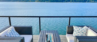 Homeport- Luxury Waterfront Home w/ Hot Tub and Game Room