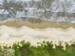 Playa en los alrededores y toallas de playa 