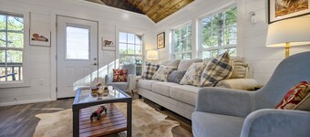 Tiny House on 27 acres in Broken Bow!