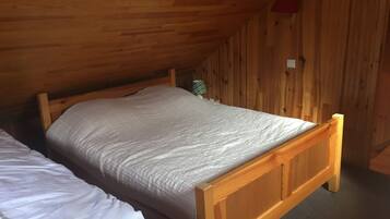 2 Schlafzimmer, Bügeleisen/Bügelbrett