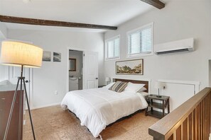 3 bedrooms, travel crib, WiFi, bed sheets