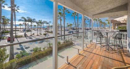 3 Bedroom home on the beach steps from Balboa Pier