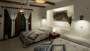 Habitación doble | Cortinas blackout, wifi gratis y ropa de cama