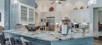 Peaceful Paradise Villa located minutes to fifth Avenue Shoppes and beaches