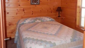 2 bedrooms, iron/ironing board, travel cot, WiFi