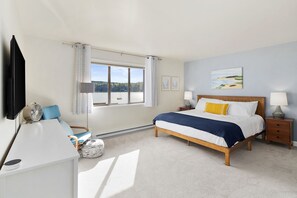 3 bedrooms, desk, iron/ironing board, travel crib - 3BR 3BA Condo - Steps away from Beach, Pool and Dining! (Port Ludlow)