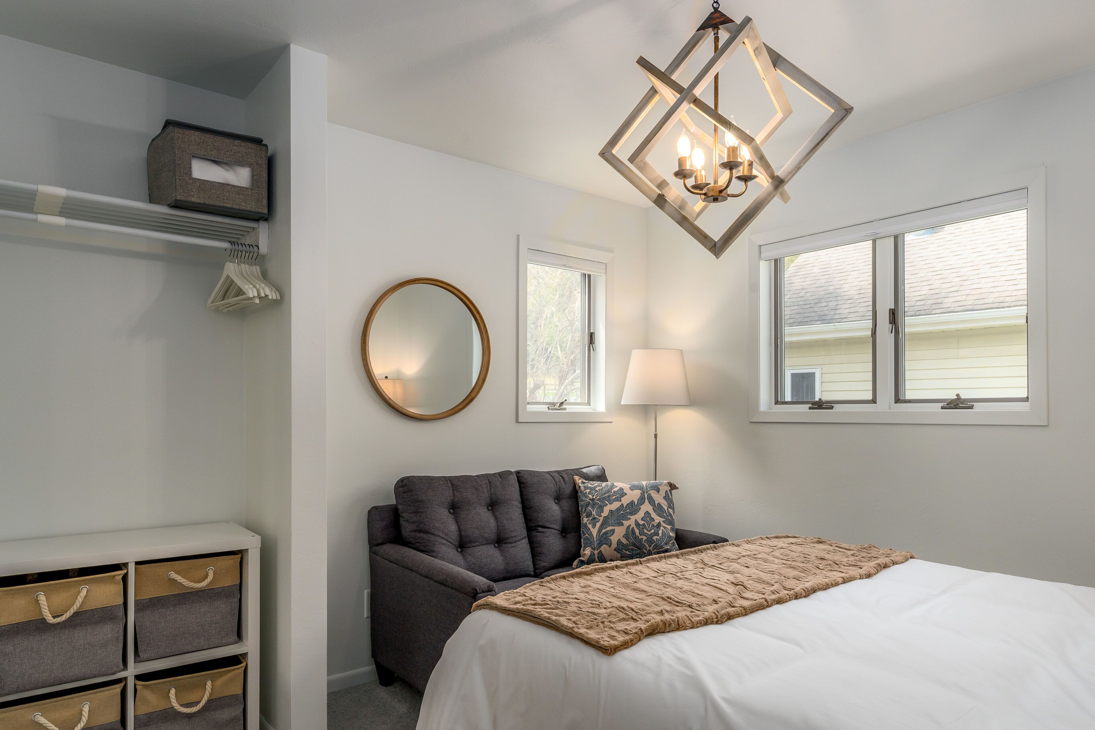 2 bedrooms, WiFi (free), bed sheets