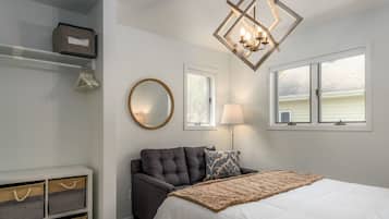2 bedrooms, WiFi (free), bed sheets