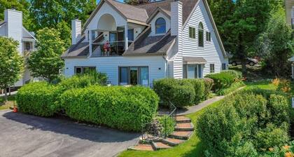 Fish Creek Beach House, Westview: 2 Bed, 2 Bath