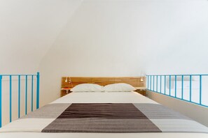 1 bedroom, free WiFi, bed sheets - La Dépandance - One Bedroom Apartment, Sleeps 4 (Procida)