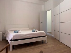 3 camere, ferro/asse da stiro, Wi-Fi gratuito, lenzuola