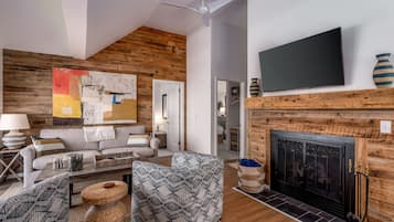 TV connectée, cheminée, espaces bureaux