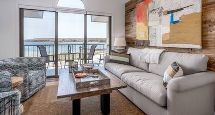 Fish Creek Beach House, Grandview Condo: Entire Top Floor - 4 Bed, 2 Bath
