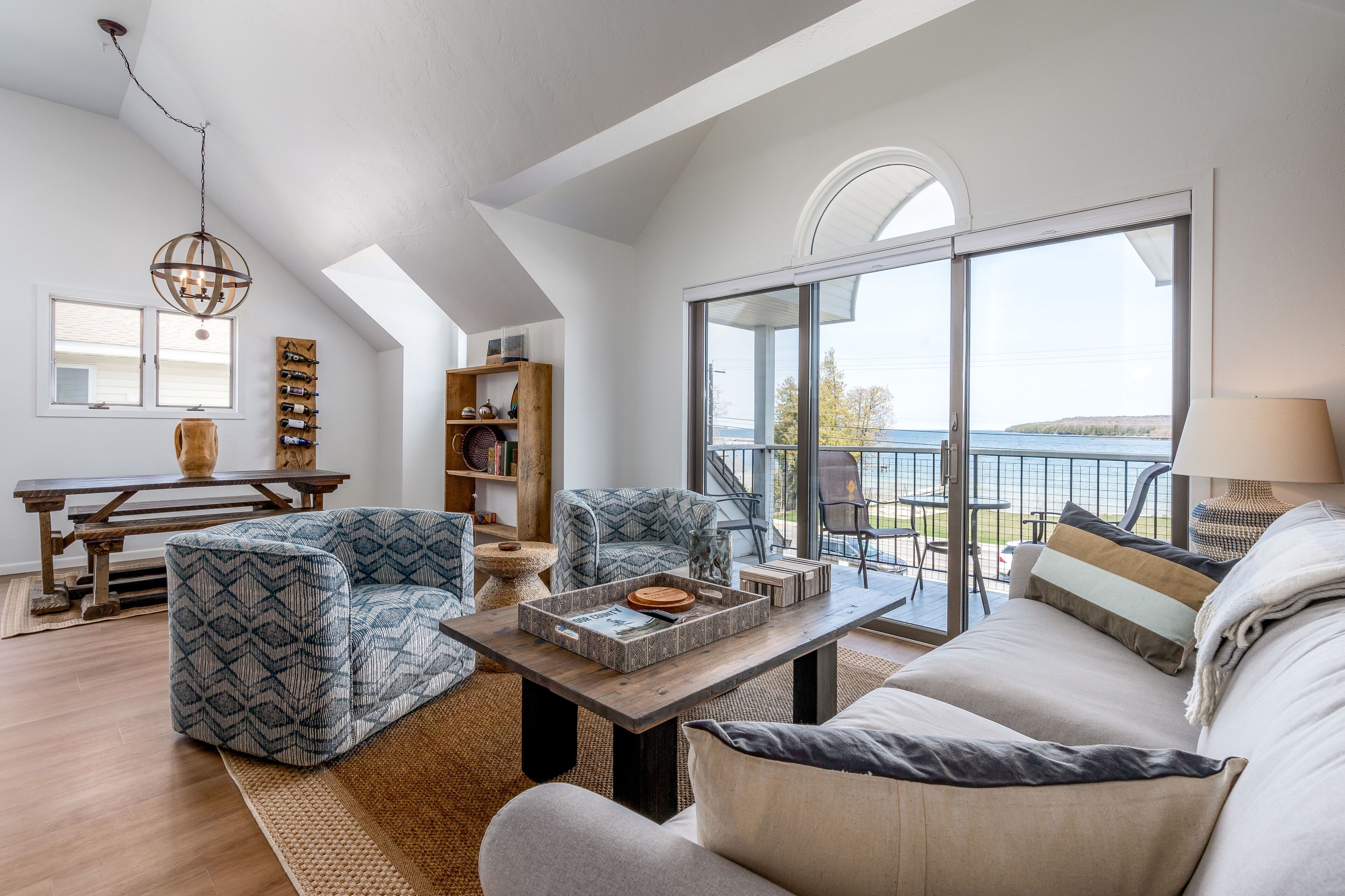 Smart TV, fireplace, offices