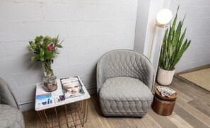 Lobby sitting area - Meet Me on Orchard (New York)
