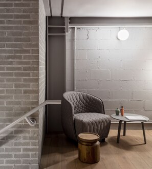 Premium bedding, down duvets, pillow-top beds, free minibar - Meet Me on Orchard (New York)