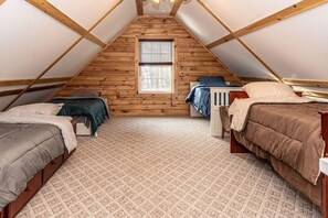 3 bedrooms, WiFi, bed sheets - Heavenly Hideaway for the entire family - Entire residential home near poconos! (Albrightsville)