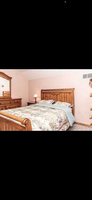 4 bedrooms, WiFi, bed sheets