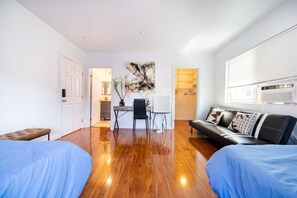 7 bedrooms, free WiFi - 7 Bedrooms *May House* Gated Close to Chinatown (Monterey Park)