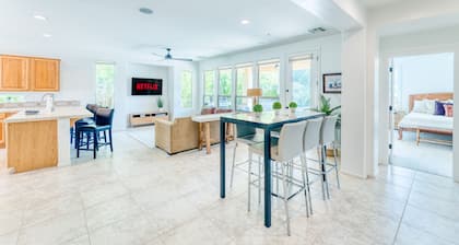 Luxury Getaway in Peoria