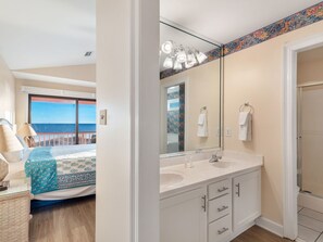 8 chambres, fer et planche à repasser, Wi-Fi gratuit, draps fournis